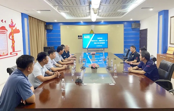 青岛德州老乡会宫兆东秘书长、禹城市在青流动党员党总支筹建负责人刘建民一行7人莅临公司参观调研2.jpg 青岛德州老乡会宫兆东秘书长、禹城市在青流动党员党总支筹建负责人刘建民一行7人莅临公司参观调研2.jpg